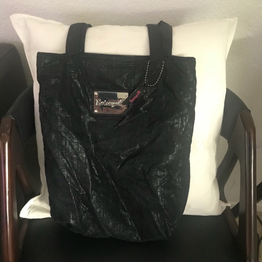 Betseyville black shoulder bag